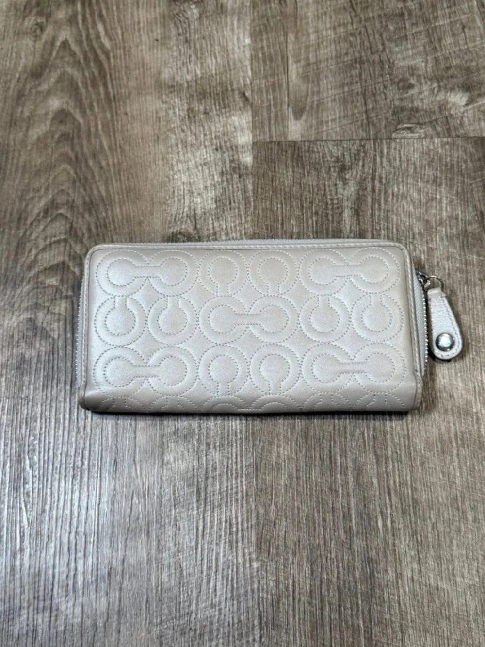 Coach Gray Patent Leather Gramercy Quilted Logo Embossed Accordion Zip Wallet